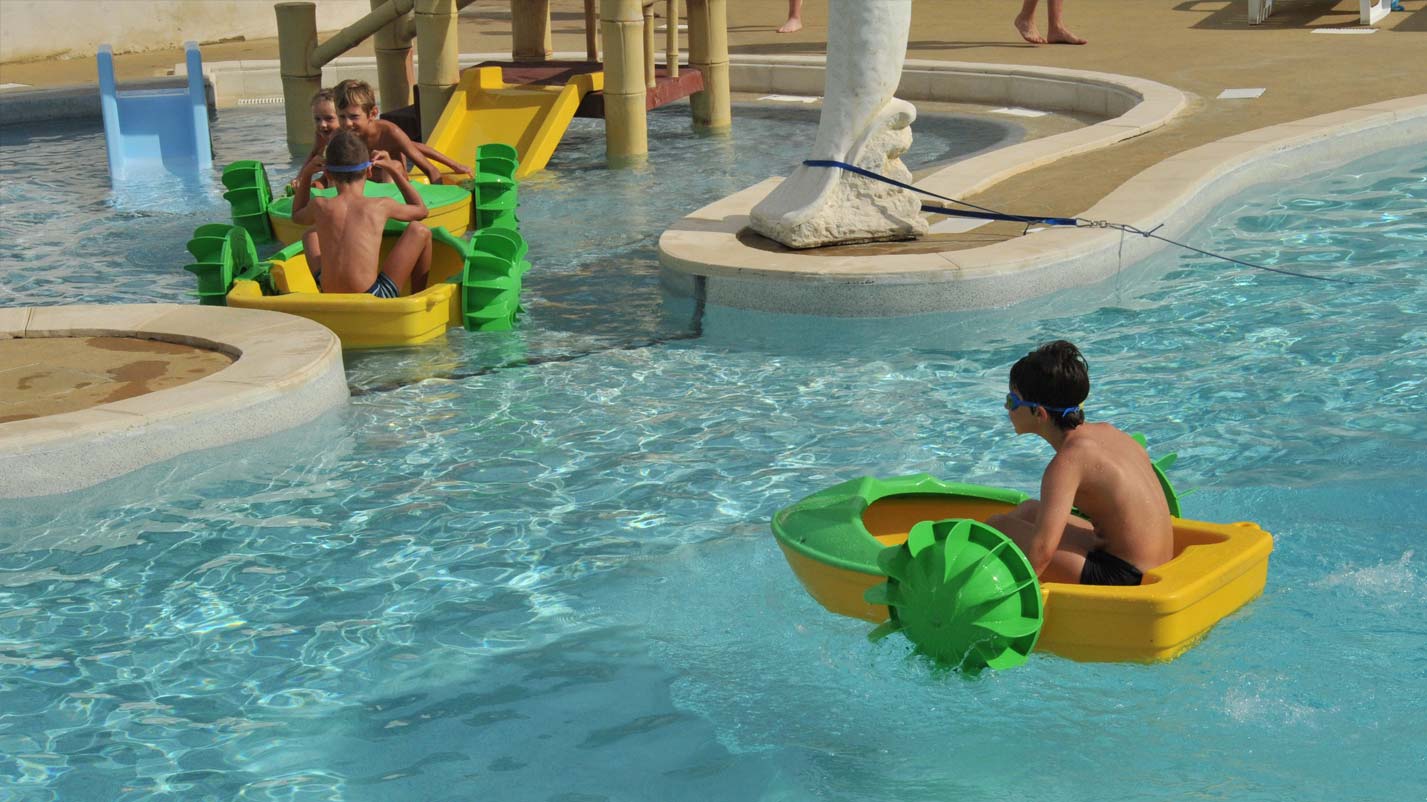 Animations aquatiques dans la piscine du camping à Arvert en Charente Maritime