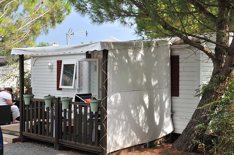Chalet avec terrasse couverte à louer près de Royan